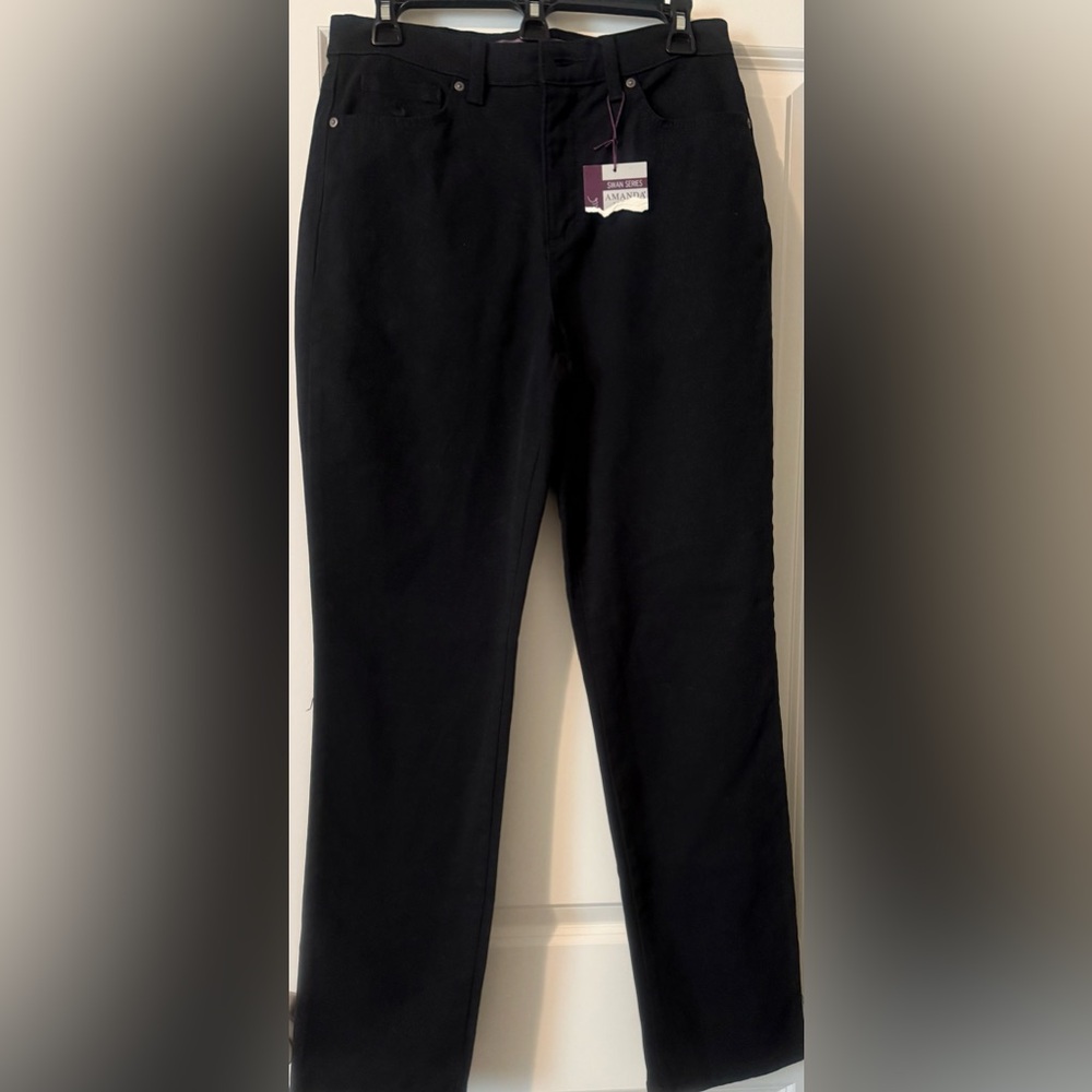 NWT Gloria Vanderbilt Classic Black Tapered Leg Pants